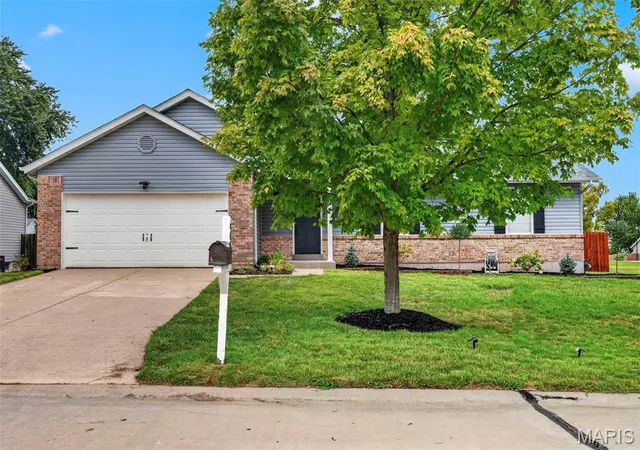 Photo 2 of Sale Pending at 6401 Long Timber Dr, O Fallon, MO 63368 | MLS# MIS26060683 | Listing updated on 2026-09-28