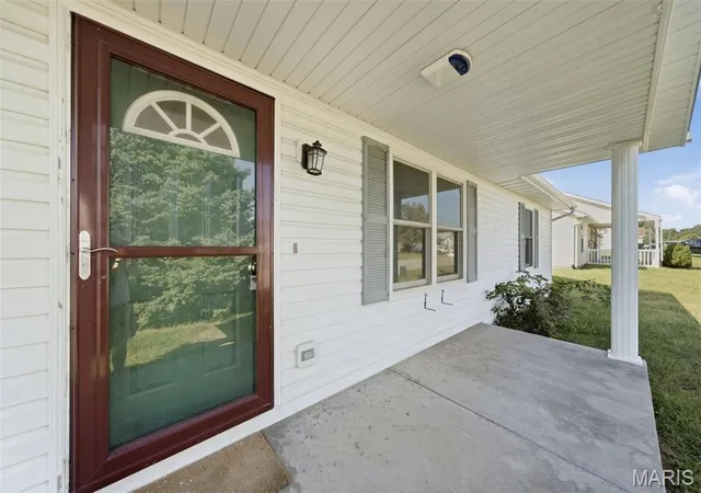 Photo 3 of Single family home for sale at 132 E Harrisonville Dr, Valmeyer, IL 62295 | MLS# MIS26060692 | Listing updated on 2026-09-27