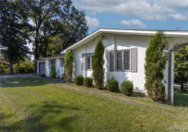 Single family home for sale at 1107 S Shawnee Blvd, Jackson, MO 63755 | MLS# MIS26060693