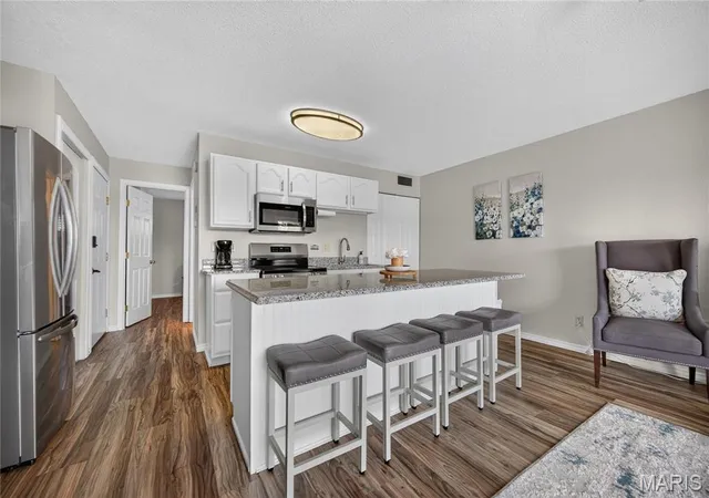 Photo 3 of Sale Pending at 237 Southwood Shrs Dr #2B, Lake Ozark, MO 65049 | MLS# MIS26060696 | Listing updated on 2026-10-19
