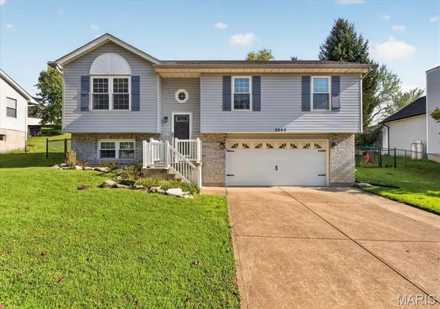 Photo 1 of Single family home for sale at 2045 Rosedale Ct, Arnold, MO 63010 | MLS# MIS26060699 | Listing updated on 2026-09-28