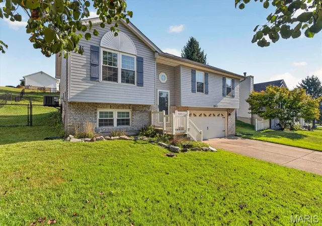 Photo 3 of Single family home for sale at 2045 Rosedale Ct, Arnold, MO 63010 | MLS# MIS26060699 | Listing updated on 2026-09-28