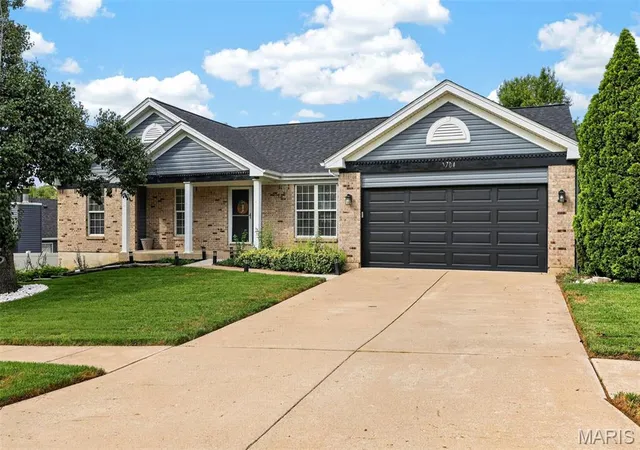 Photo 3 of Single family home for sale at 1704 Fairview Farms Cir, Wentzville, MO 63385 | MLS# MIS26060709 | Listing updated on 2026-10-07