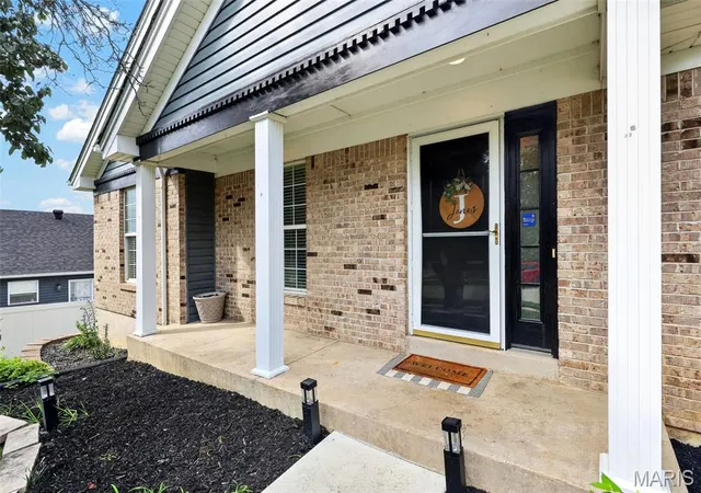 Photo 2 of Single family home for sale at 1704 Fairview Farms Cir, Wentzville, MO 63385 | MLS# MIS26060709 | Listing updated on 2026-10-07