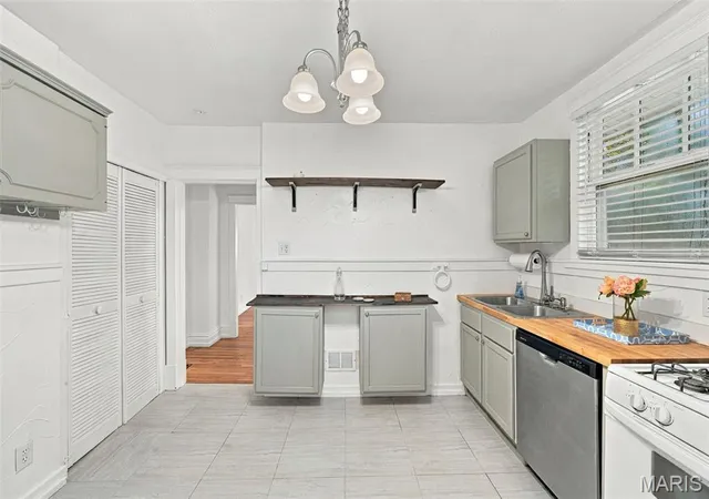 Photo 3 of Single family home for sale at 99 Sandau Ave, Saint Louis, MO 63119 | MLS# MIS26060710 | Listing updated on 2026-09-21