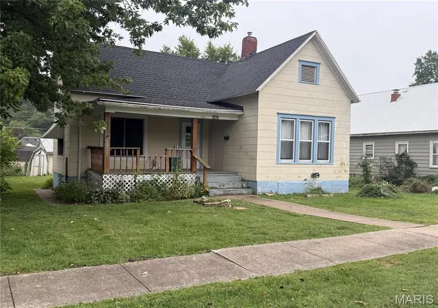 Photo 1 of Single family home for sale at 2519 Chestnut St, Hannibal, MO 63401 | MLS# MIS26060711 | Listing updated on 2026-09-23