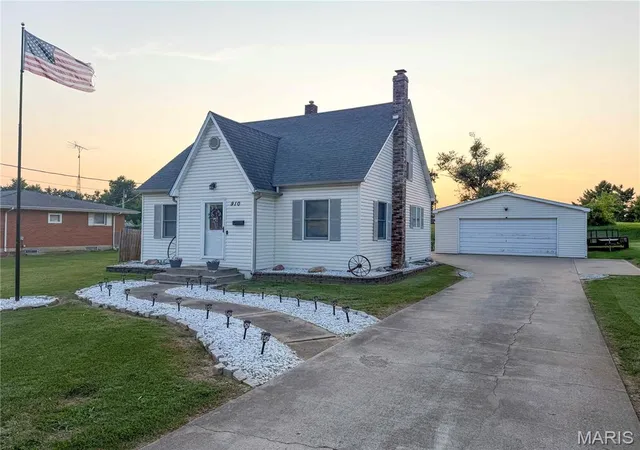 Photo 1 of Single family home for sale at 910 Bruce St, Perryville, MO 63775 | MLS# MIS26060722 | Listing updated on 2026-09-24
