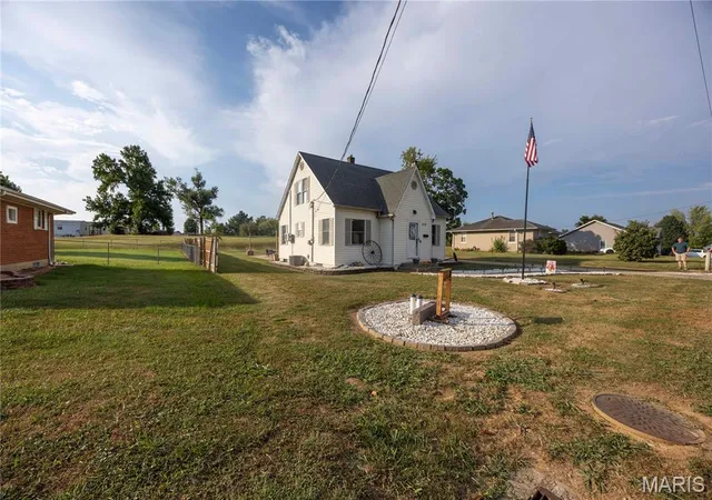 Photo 2 of Single family home for sale at 910 Bruce St, Perryville, MO 63775 | MLS# MIS26060722 | Listing updated on 2026-09-24