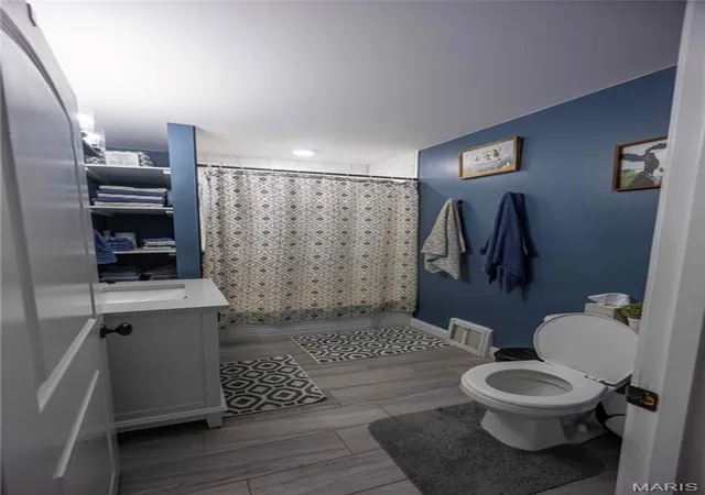 Photo 3 of Single family home for sale at 910 Bruce St, Perryville, MO 63775 | MLS# MIS26060722 | Listing updated on 2026-09-24
