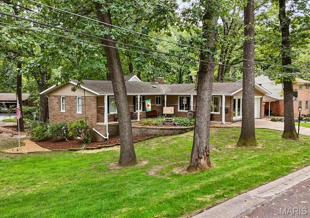 Single family home for sale at 18 Rue Deau Ville Dr, Belleville, IL 62226 | MLS# MIS26060728