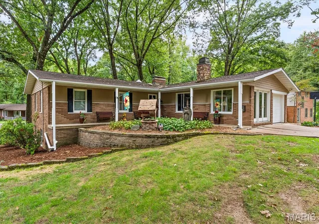 Photo 2 of Single family home for sale at 18 Rue Deau Ville Dr, Belleville, IL 62226 | MLS# MIS26060728 | Listing updated on 2026-10-09