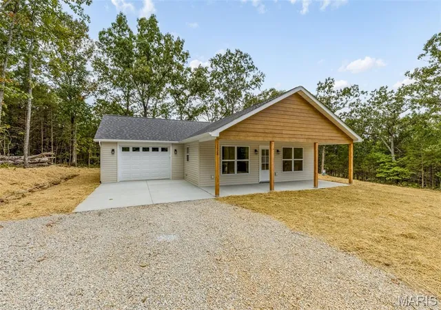Photo 2 of Single family home for sale at 1428 Rue Cynthia, Bonne Terre, MO 63628 | MLS# MIS26060730 | Listing updated on 2026-10-05