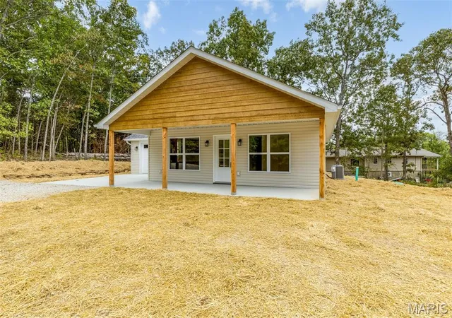 Photo 3 of Single family home for sale at 1428 Rue Cynthia, Bonne Terre, MO 63628 | MLS# MIS26060730 | Listing updated on 2026-10-05