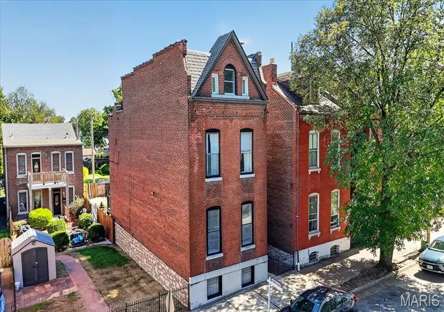 Photo 1 of Single family home for sale at 2432 Mcnair Ave, Saint Louis, MO 63104 | MLS# MIS26060746 | Listing updated on 2026-10-05