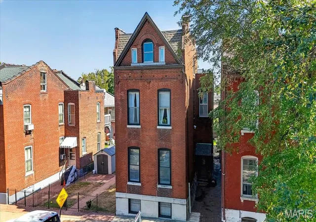 Photo 2 of Single family home for sale at 2432 Mcnair Ave, Saint Louis, MO 63104 | MLS# MIS26060746 | Listing updated on 2026-10-05