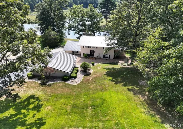 Photo 3 of Sale Pending at 3012 Lake Northwoods Rd, Owensville, MO 65066 | MLS# MIS26060751 | Listing updated on 2026-09-30