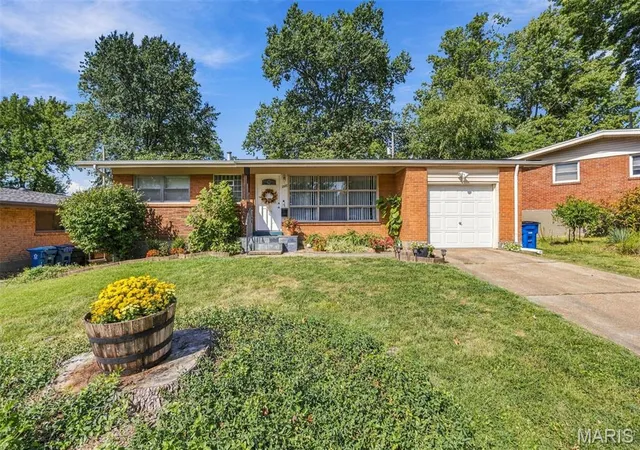 Photo 3 of Single family home for sale at 2327 Kenosho Ave, Saint Louis, MO 63114 | MLS# MIS26060753 | Listing updated on 2026-09-24