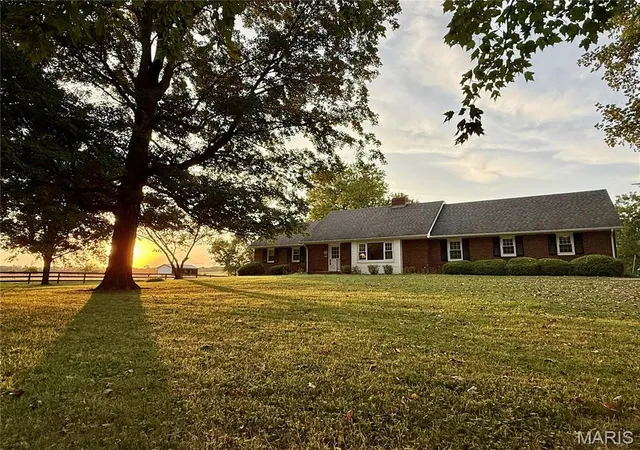 Photo 2 of Single family home for sale at 27976 Hwy Ww, Clarksville, MO 63336 | MLS# MIS26060755 | Listing updated on 2026-09-25
