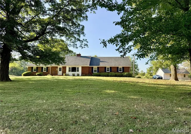 Photo 4 of Single family home for sale at 27976 Hwy Ww, Clarksville, MO 63336 | MLS# MIS26060755 | Listing updated on 2026-09-25