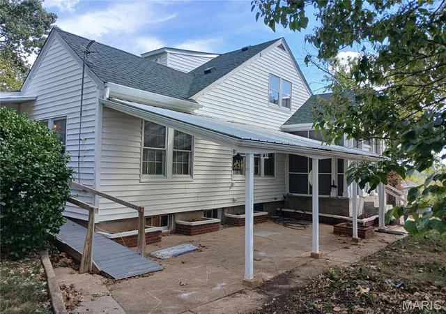 Photo 3 of Single family home for sale at 812 W Miller St, De Soto, MO 63020 | MLS# MIS26060757 | Listing updated on 2026-10-07
