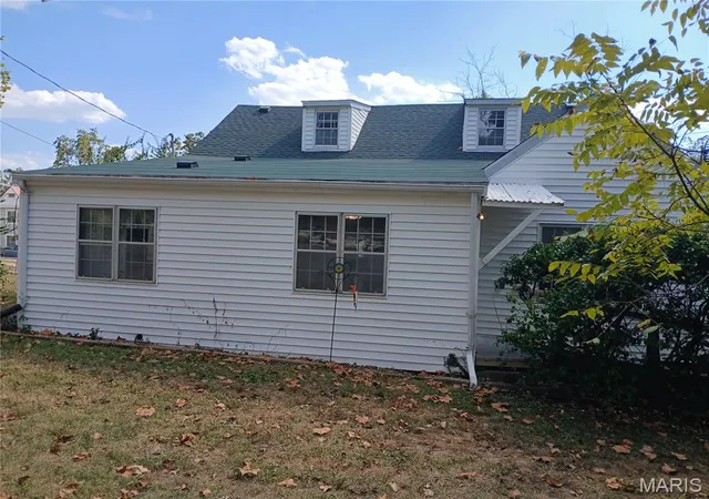 Photo 4 of Single family home for sale at 812 W Miller St, De Soto, MO 63020 | MLS# MIS26060757 | Listing updated on 2026-10-07