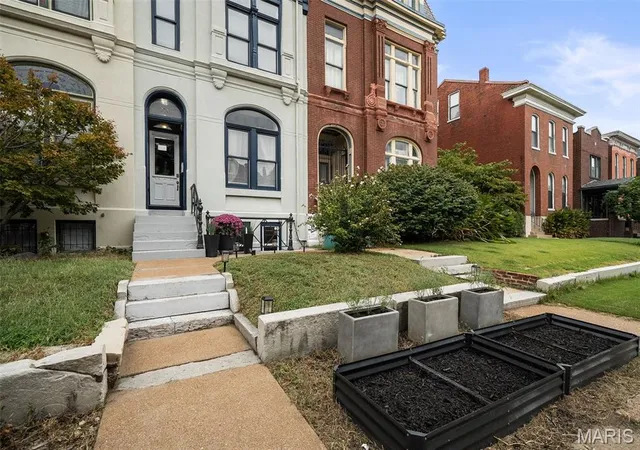 Photo 2 of Single family home for sale at 2745 Russell Blvd, Saint Louis, MO 63104 | MLS# MIS26060764 | Listing updated on 2026-09-28
