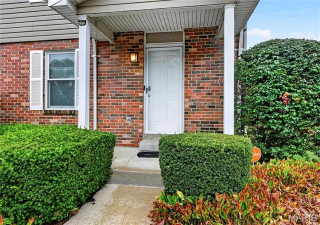 Photo 1 of Townhouse for sale at 2224 New Sun Dr, Florissant, MO 63031 | MLS# MIS26060765 | Listing updated on 2026-10-01