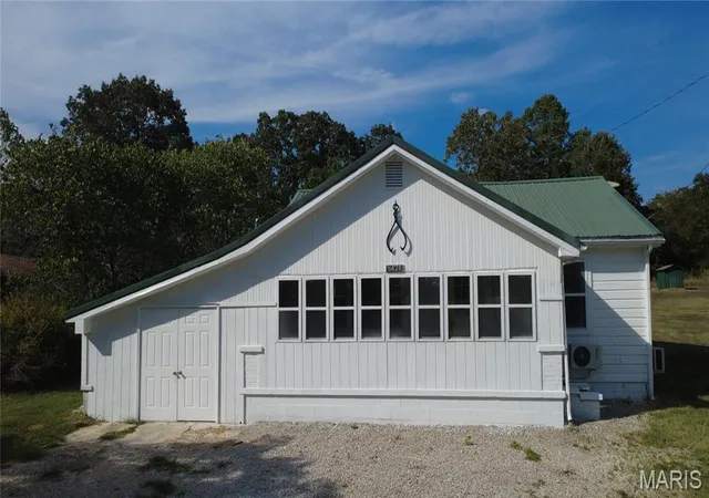 Photo 1 of Single family home for sale at 8424 Hwy M, Poplar Bluff, MO 63901 | MLS# MIS26060766 | Listing updated on 2026-09-24
