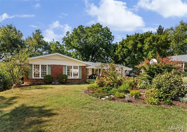 Photo 1 of Single family home for sale at 12150 Lake Meade Dr, Saint Louis, MO 63146 | MLS# MIS26060767 | Listing updated on 2026-09-27