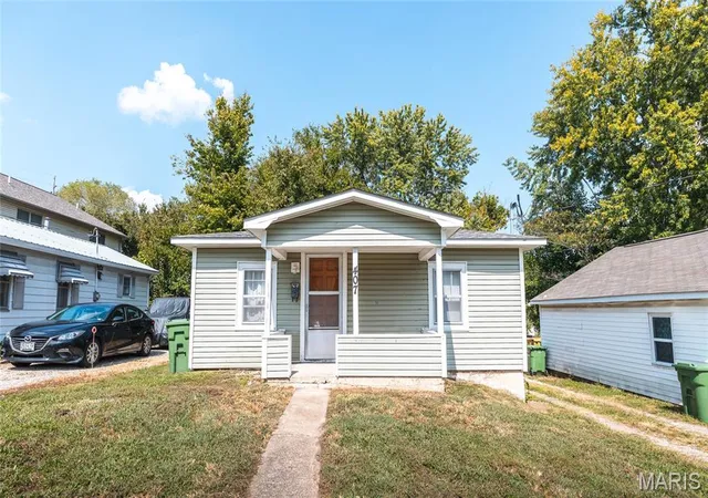 Photo 1 of Single family home for sale at 407 E 12th Street, Rolla, MO 65401 | MLS# MIS26060769 | Listing updated on 2026-09-21