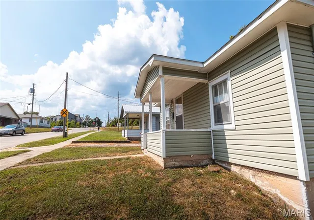 Photo 3 of Single family home for sale at 407 E 12th Street, Rolla, MO 65401 | MLS# MIS26060769 | Listing updated on 2026-09-21
