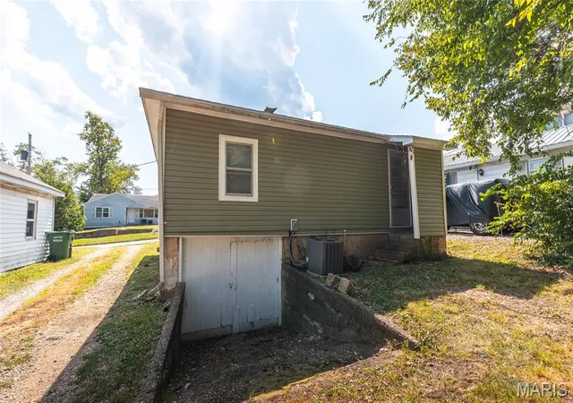 Photo 4 of Single family home for sale at 407 E 12th Street, Rolla, MO 65401 | MLS# MIS26060769 | Listing updated on 2026-09-21
