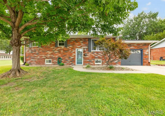 Photo 1 of Single family home for sale at 3209 Bluebird Ln, Granite City, IL 62040 | MLS# MIS26060770 | Listing updated on 2026-09-25