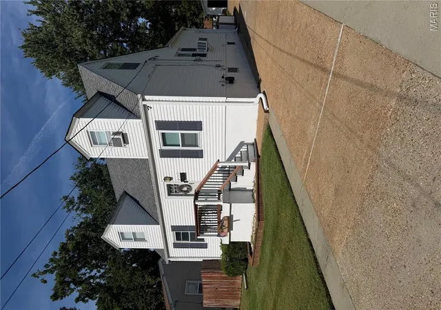 Photo 3 of Single family home for sale at 2315 Wengler Ave, Saint Louis, MO 63114 | MLS# MIS26060771 | Listing updated on 2026-10-05