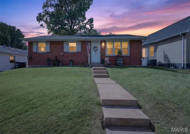 Photo 2 of Single family home for sale at 633 N Briegel St, Columbia, IL 62236 | MLS# MIS26060772 | Listing updated on 2026-10-05