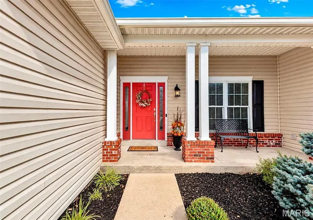 Photo 3 of Single family home for sale at 45 Boulder Crk Ct, Wentzville, MO 63385 | MLS# MIS26060778 | Listing updated on 2026-10-21