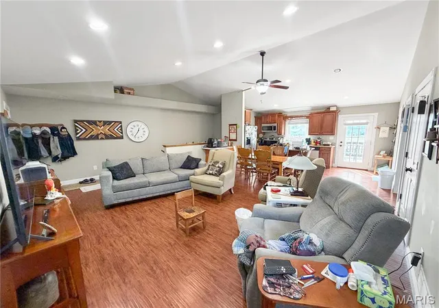 Photo 3 of Townhouse for sale at 13 Chester Rd, Hannibal, MO 63401 | MLS# MIS26060779 | Listing updated on 2026-09-28