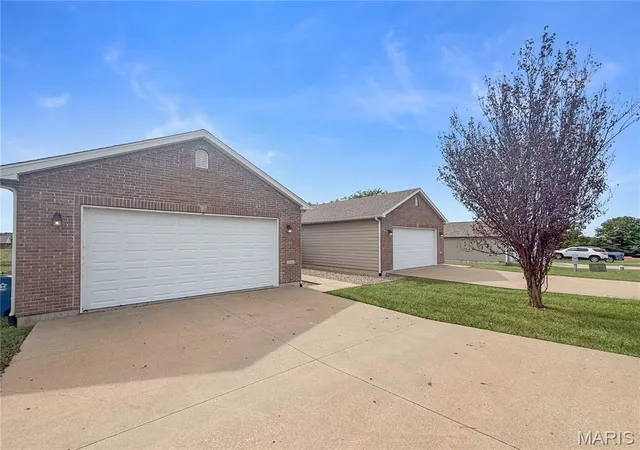 Photo 34 of Townhouse for sale at 13 Chester Rd, Hannibal, MO 63401 | MLS# MIS26060779 | Listing updated on 2026-10-08