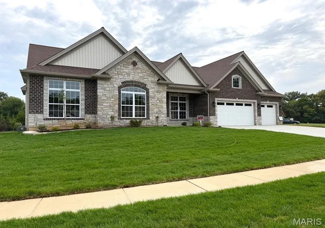 Photo 1 of Single family home for sale at 1000 Bellevaux Pl, Saint Charles, MO 63301 | MLS# MIS26060783 | Listing updated on 2026-09-22