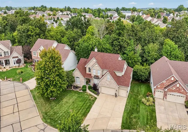 Photo 3 of Single family home for sale at 1052 Brk Mont Dr, O Fallon, MO 63366 | MLS# MIS26060784 | Listing updated on 2026-09-25
