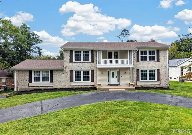Photo 1 of Single family home for sale at 231 Renaldo Dr, Chesterfield, MO 63017 | MLS# MIS26060786 | Listing updated on 2026-10-05