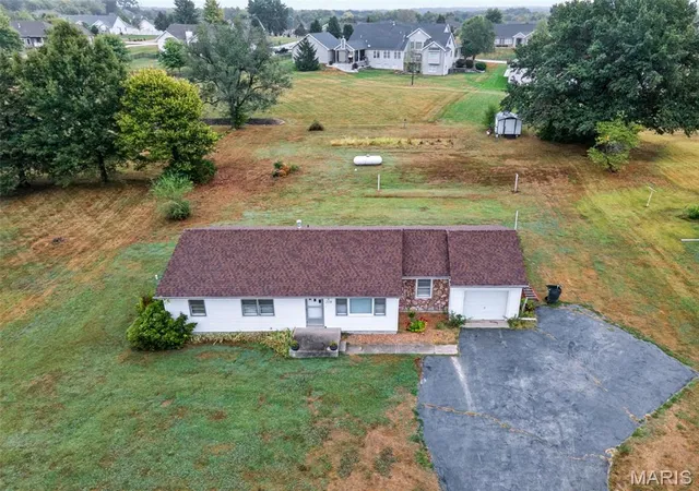 Photo 1 of Sale Pending at 219 Mexico Rd, Wentzville, MO 63385 | MLS# MIS26060788 | Listing updated on 2026-09-26