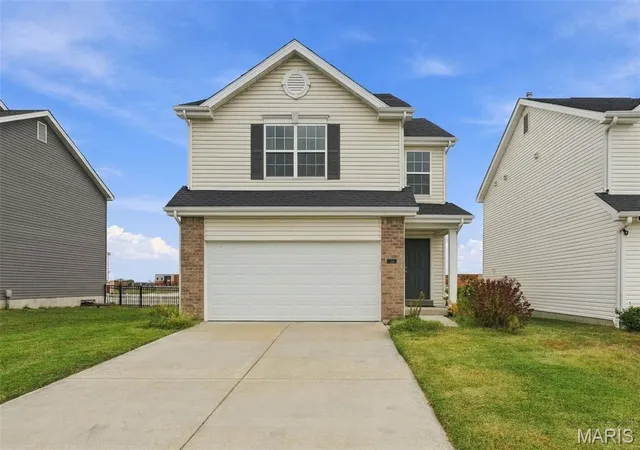 Photo 1 of Single family home for sale at 104 Baycrest Ct, Saint Charles, MO 63301 | MLS# MIS26060793 | Listing updated on 2026-10-05