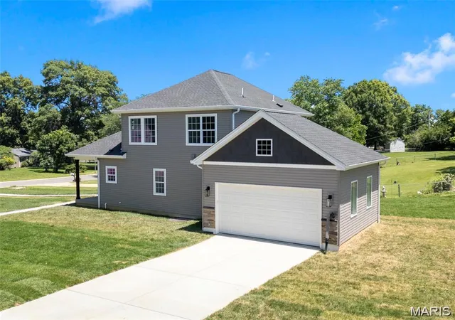 Photo 2 of Single family home for sale at 106 Highview Dr, Ballwin, MO 63011 | MLS# MIS26060794 | Listing updated on 2026-10-05