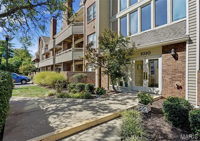Photo 1 of Condo for sale at 1010 Thoreau Ct #207, Saint Louis, MO 63146 | MLS# MIS26060797 | Listing updated on 2026-10-02