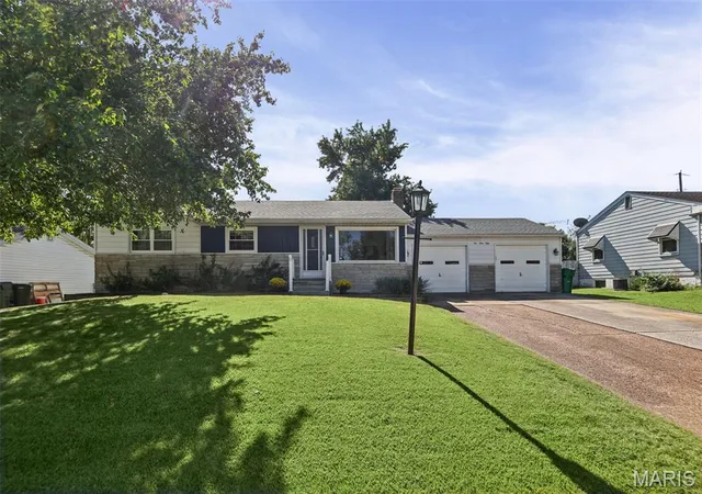 Photo 1 of Single family home for sale at 10950 Coral Ridge Dr, Saint Louis, MO 63123 | MLS# MIS26060807 | Listing updated on 2026-10-09