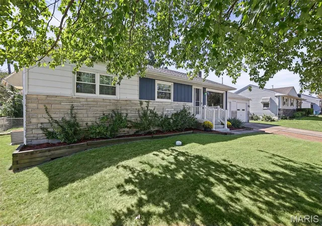 Photo 3 of Single family home for sale at 10950 Coral Ridge Dr, Saint Louis, MO 63123 | MLS# MIS26060807 | Listing updated on 2026-10-09