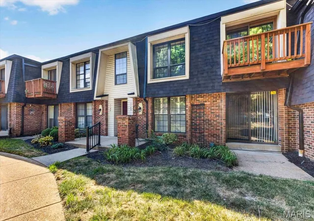 Photo 1 of Condo for sale at 1143 Appleseed Ln #D, Saint Louis, MO 63132 | MLS# MIS26060809 | Listing updated on 2026-09-22