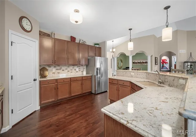 Photo 3 of Sale Pending at 256 Mason Glen Dr, Lake Saint Louis, MO 63367 | MLS# MIS26060812 | Listing updated on 2026-10-04