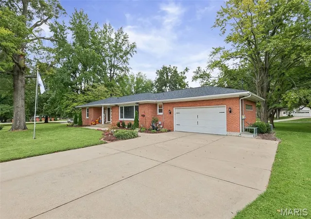 Photo 1 of Single family home for sale at 50 Will Vina Dr, Collinsville, IL 62234 | MLS# MIS26060817 | Listing updated on 2026-09-26
